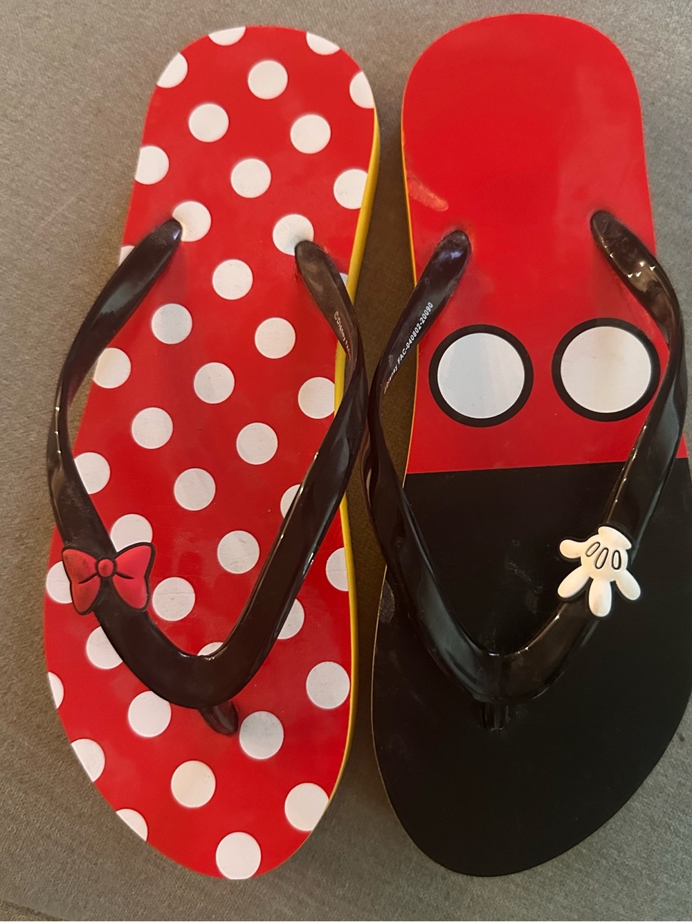 Disney Parks Mickey & Minnie Mouse Mismatched Flip Flops — Used